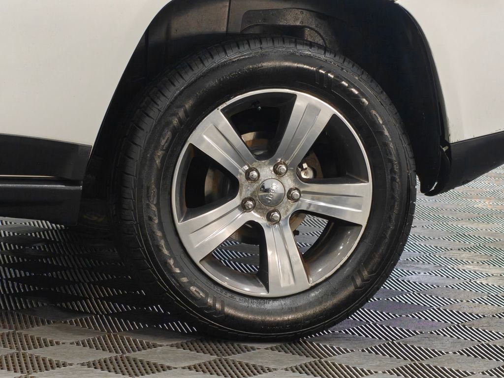 Used 2017 Jeep Compass High Altitude AWD/4WD image 33