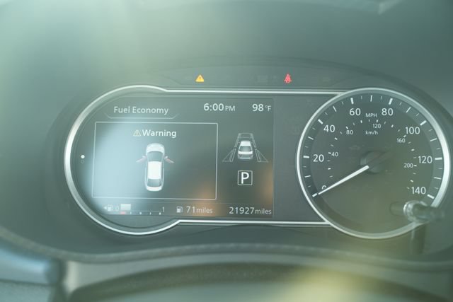 Used 2025 Nissan Versa SV FWD image 30