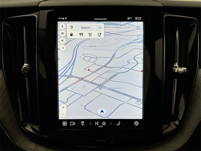 Used 2025 Volvo XC60 B5 Plus image 18