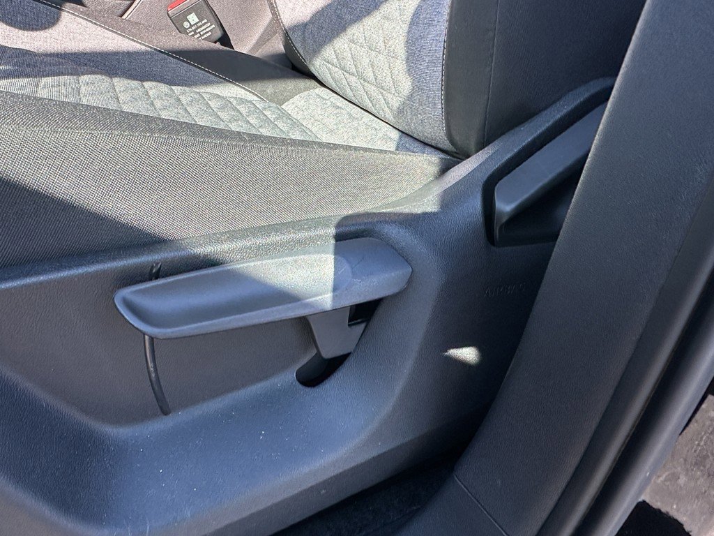 Used 2025 Volkswagen Tiguan S image 19