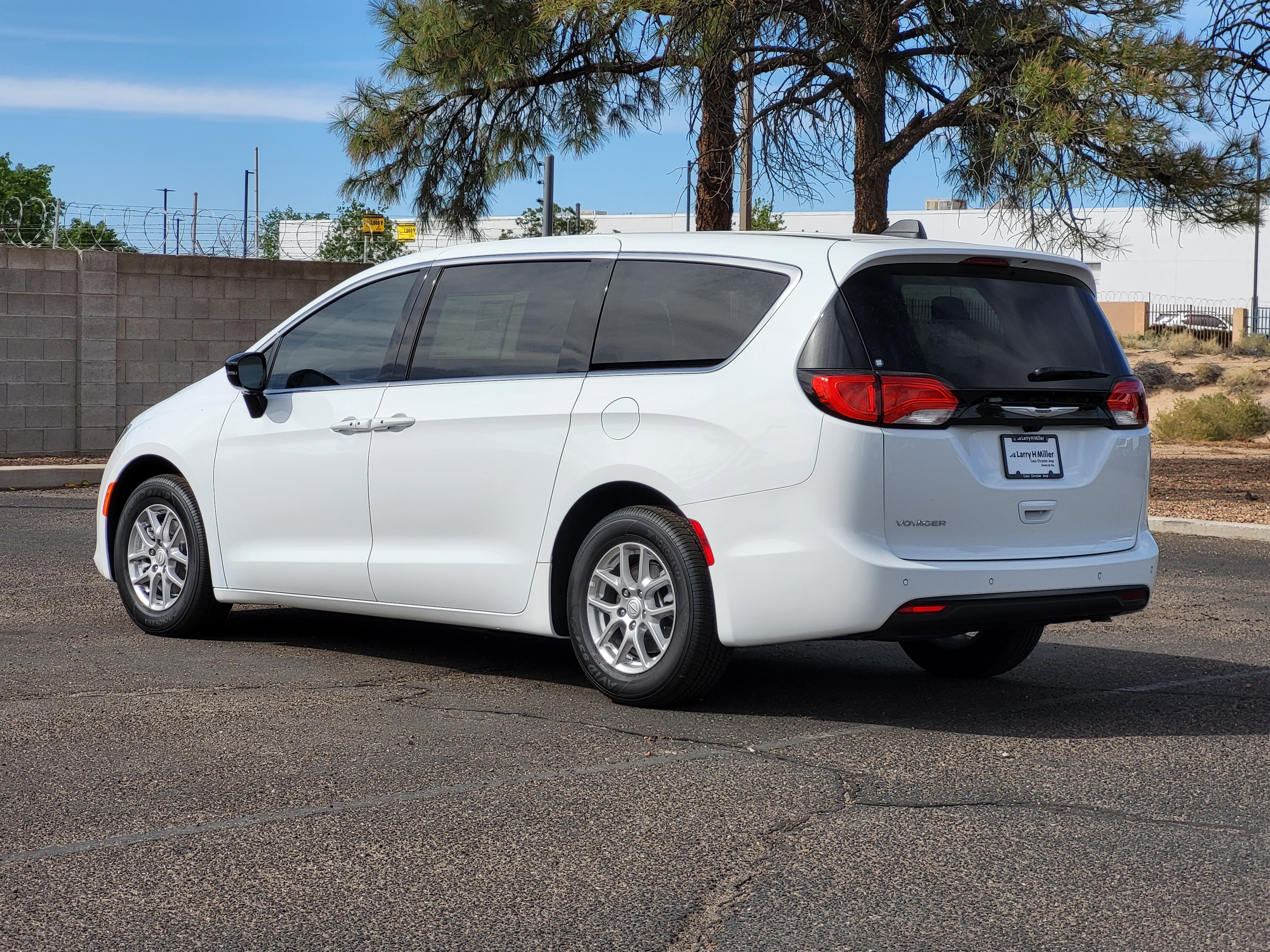 New 2026 Chrysler Voyager LX FWD image 5