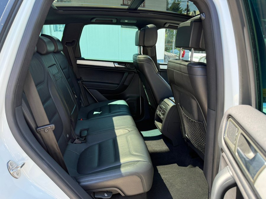 Used 2014 Volkswagen Touareg VR6 AWD/4WD image 10