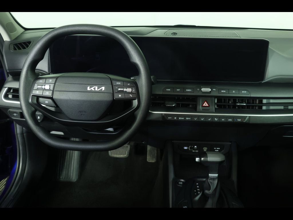 Used 2025 Kia K4 LXS image 12