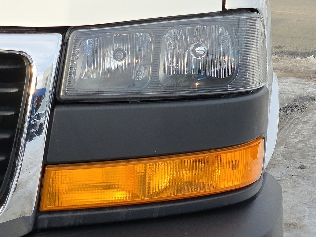 Used 2024 GMC Savana 2500 w/ Driver Convenience Package image 14