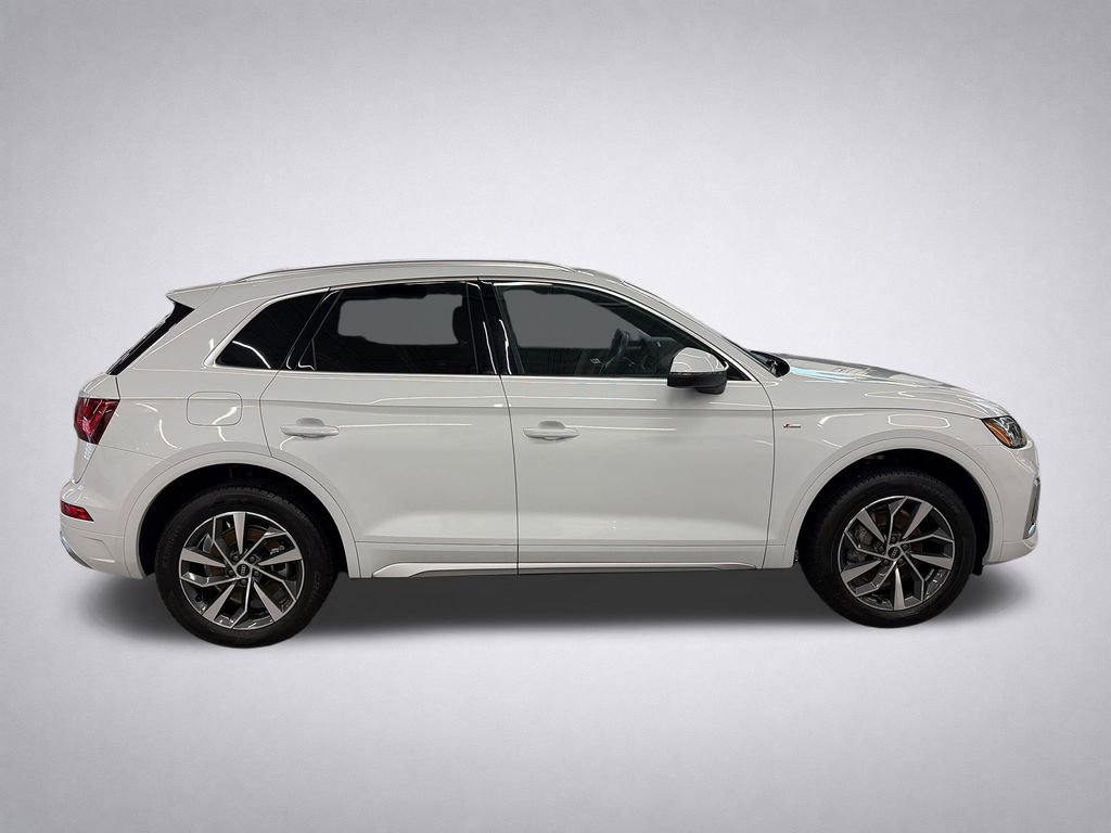 Used 2023 Audi Q5 2.0T Premium Plus w/ Premium Plus Package AWD/4WD image 3