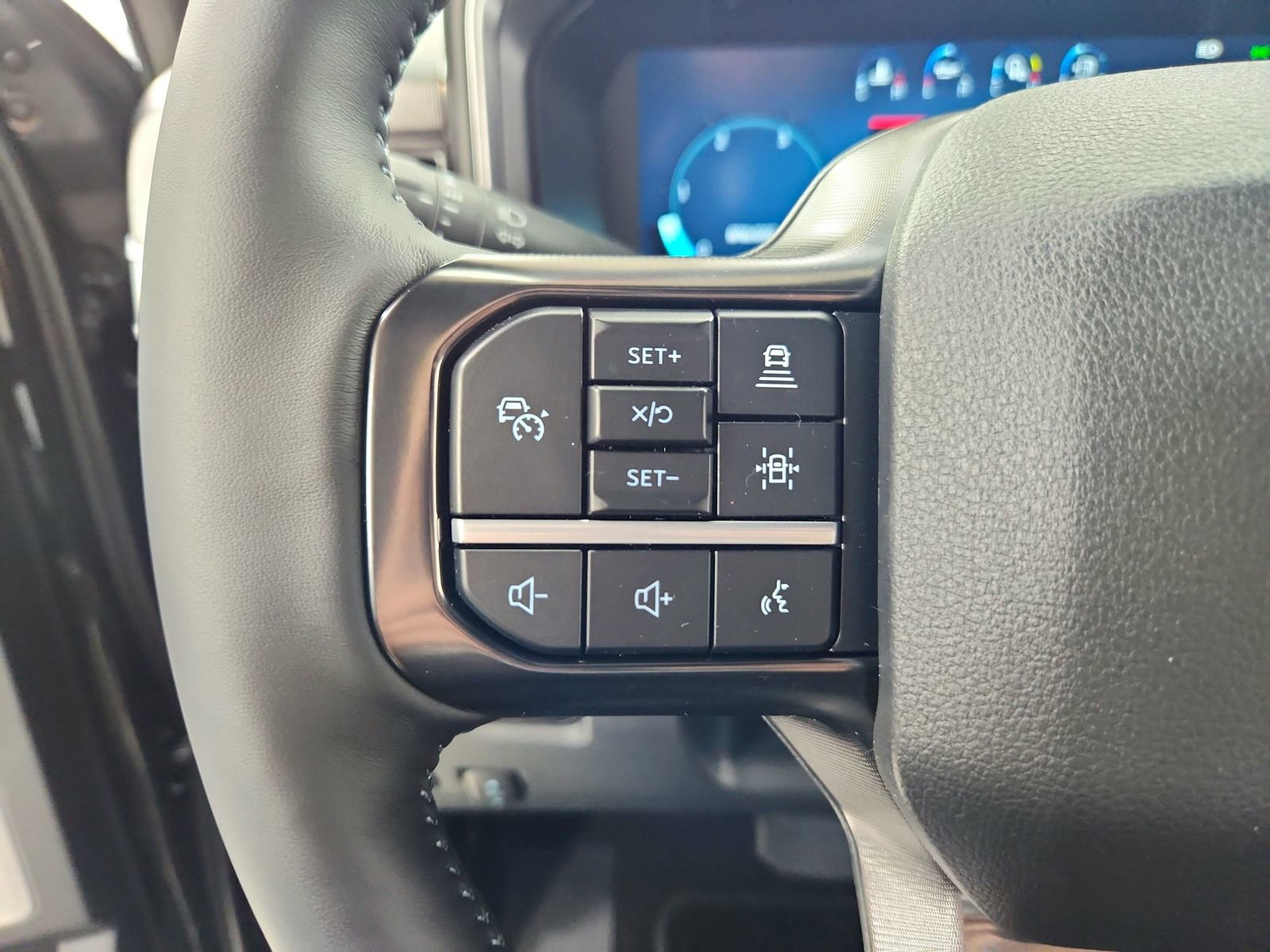 New 2026 Ford F350 Platinum w/ FX4 Off-Road Package image 26