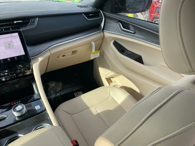 New 2025 Jeep Grand Cherokee Limited image 38