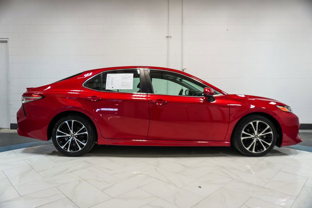 Used 2019 Toyota Camry SE image 32