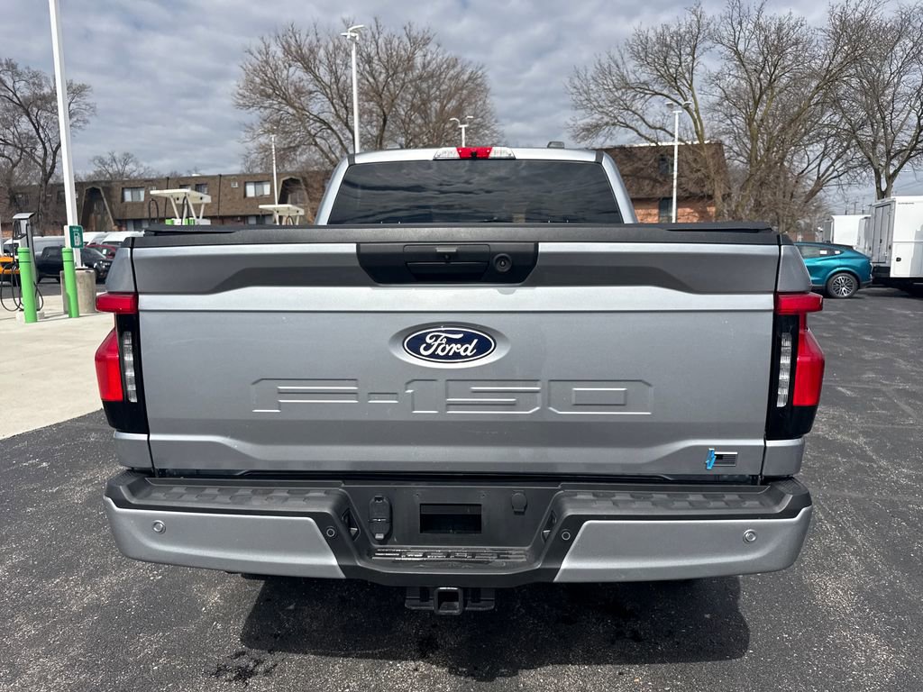 Used 2025 Ford F150 Lightning XLT AWD/4WD image 9