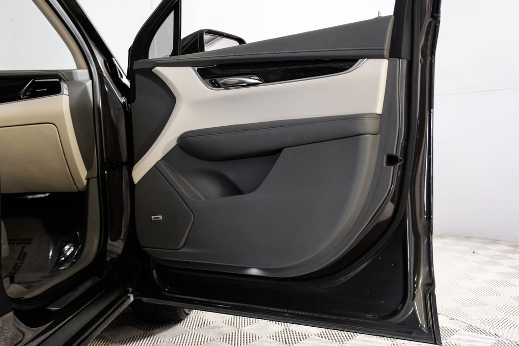 Used 2020 Cadillac XT6 Premium Luxury image 47