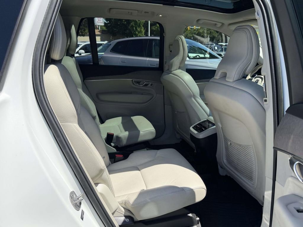 Used 2023 Volvo XC90 B6 Plus w/ Protection Package Premier AWD/4WD image 13