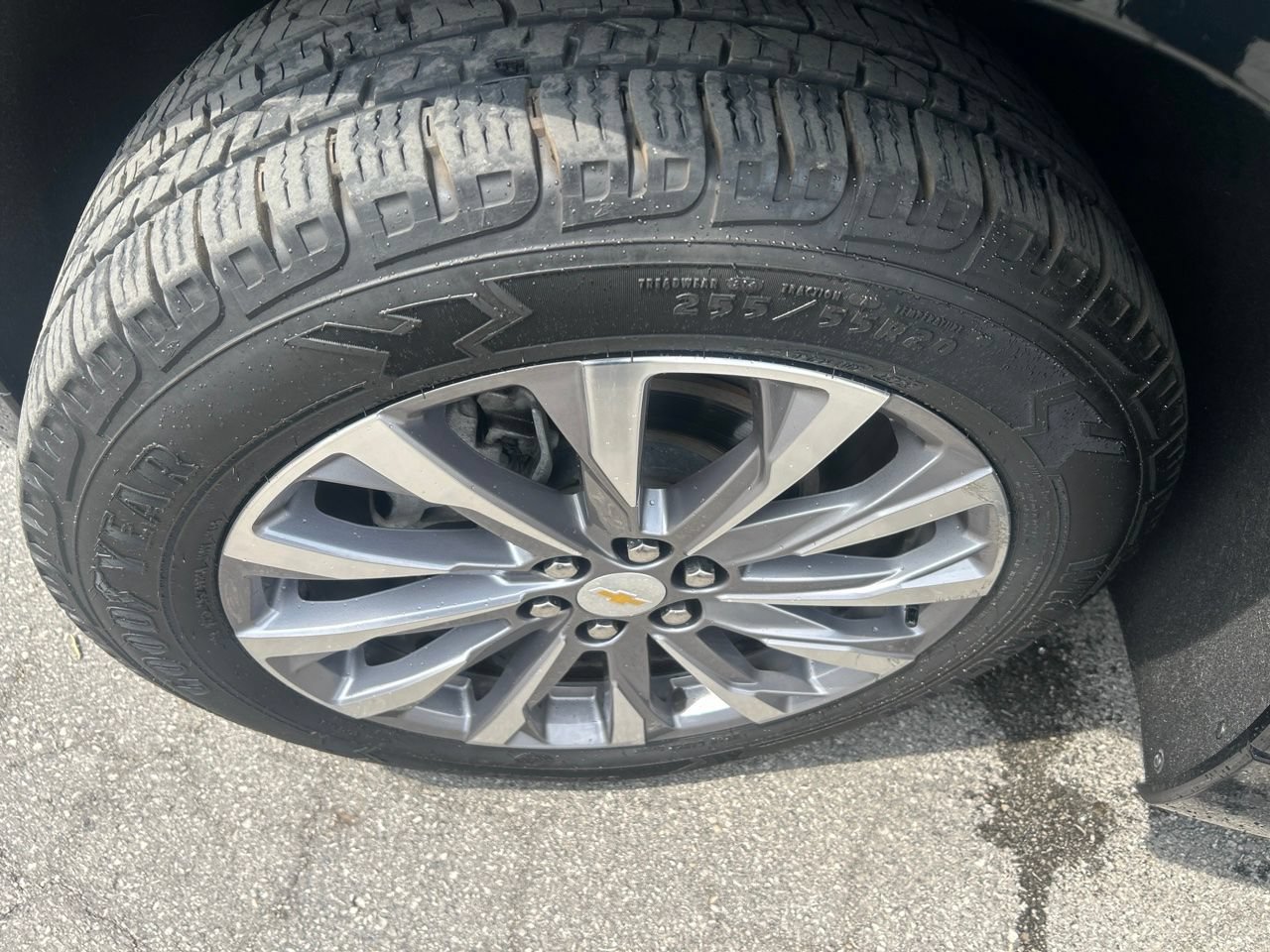 Used 2023 Chevrolet Traverse Premier AWD/4WD image 9