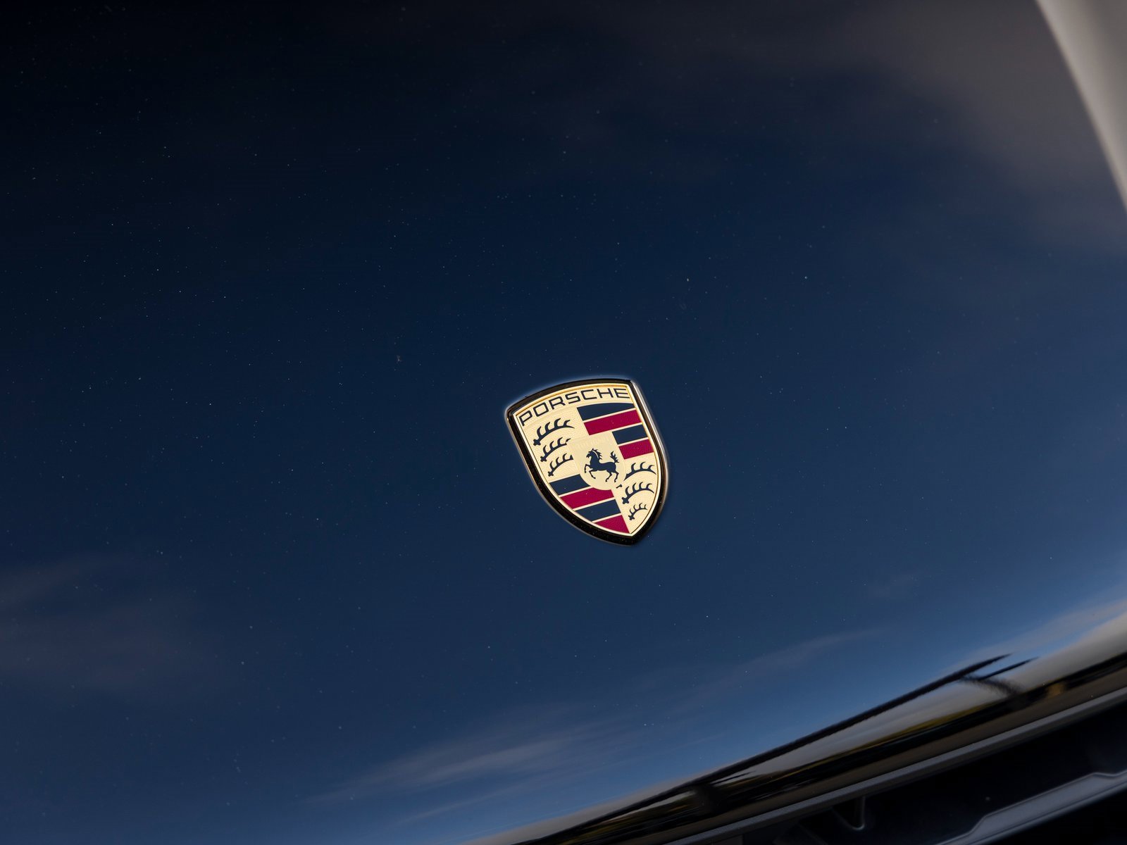 Certified 2025 Porsche Macan image 15