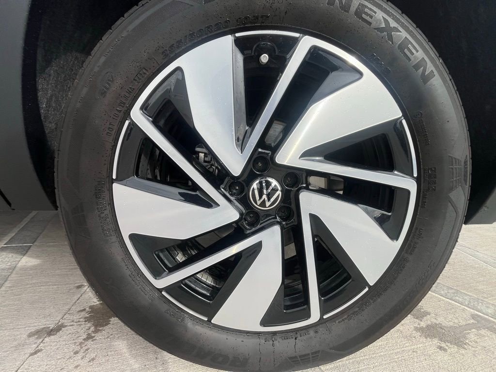 Certified 2025 Volkswagen Atlas SEL image 7