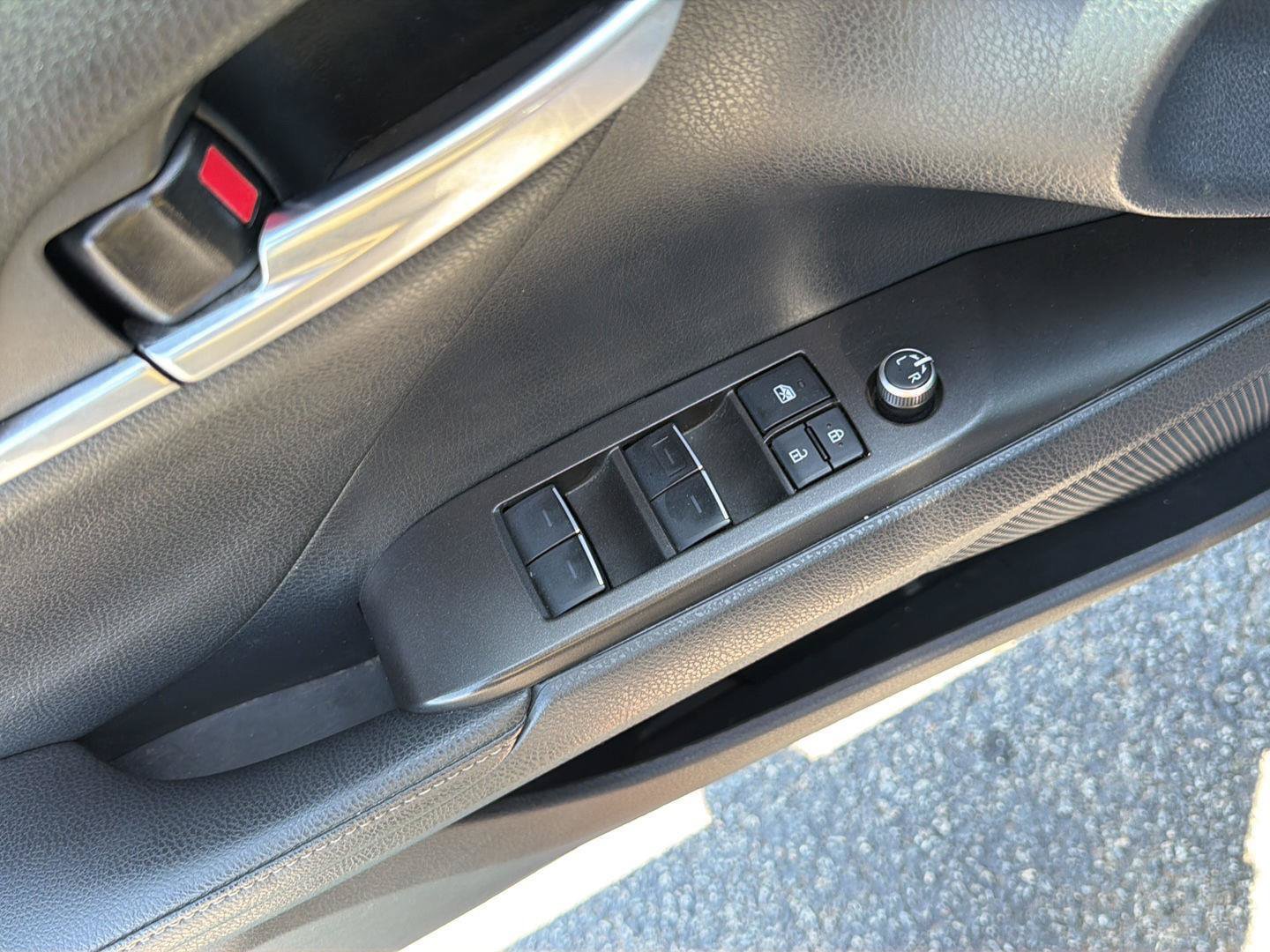 Used 2024 Toyota Camry XSE FWD image 33