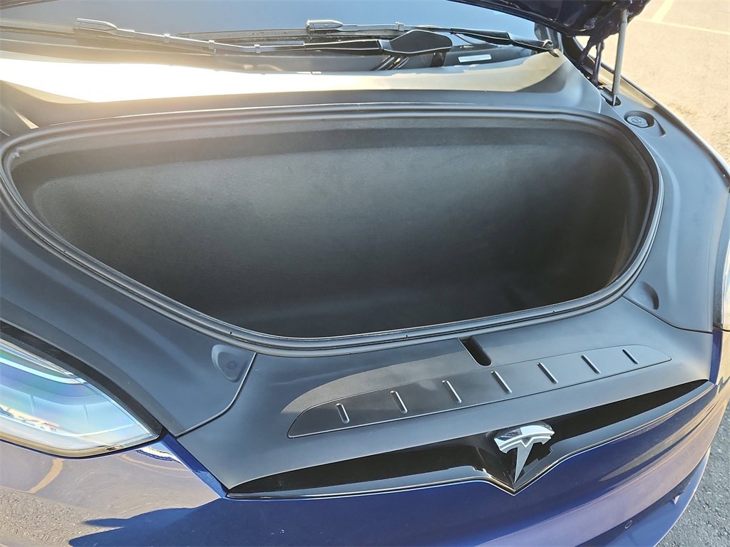 Used 2022 Tesla Model X image 17