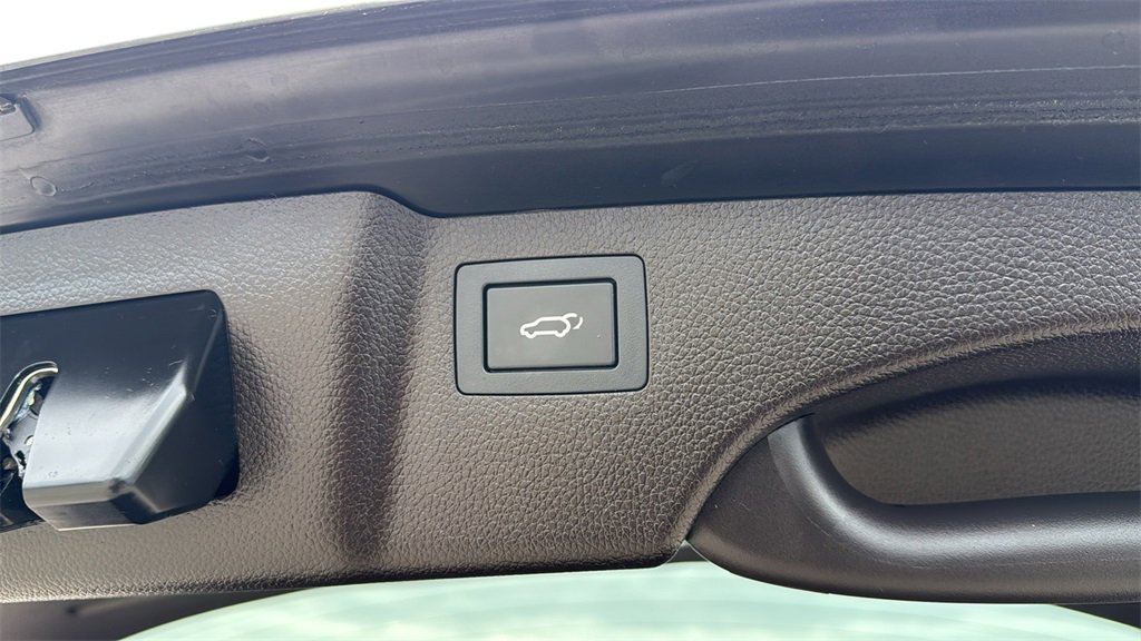 Used 2017 Hyundai Santa Fe Sport w/ 2.4L Tech Package 04 image 28