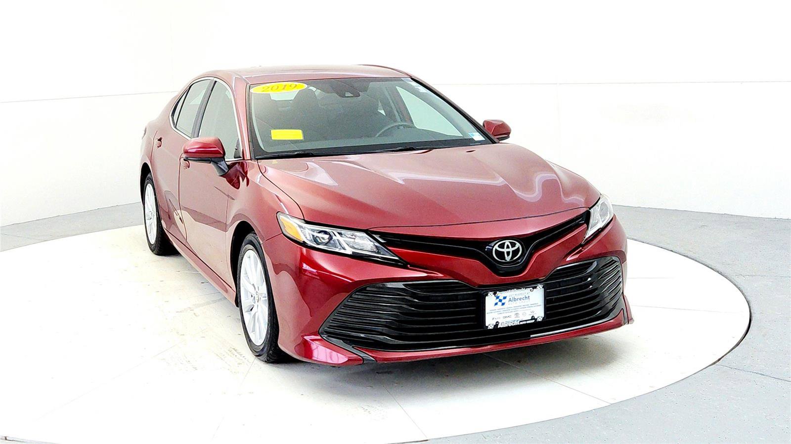 Used 2019 Toyota Camry LE w/ Carpet Mat Package image 8