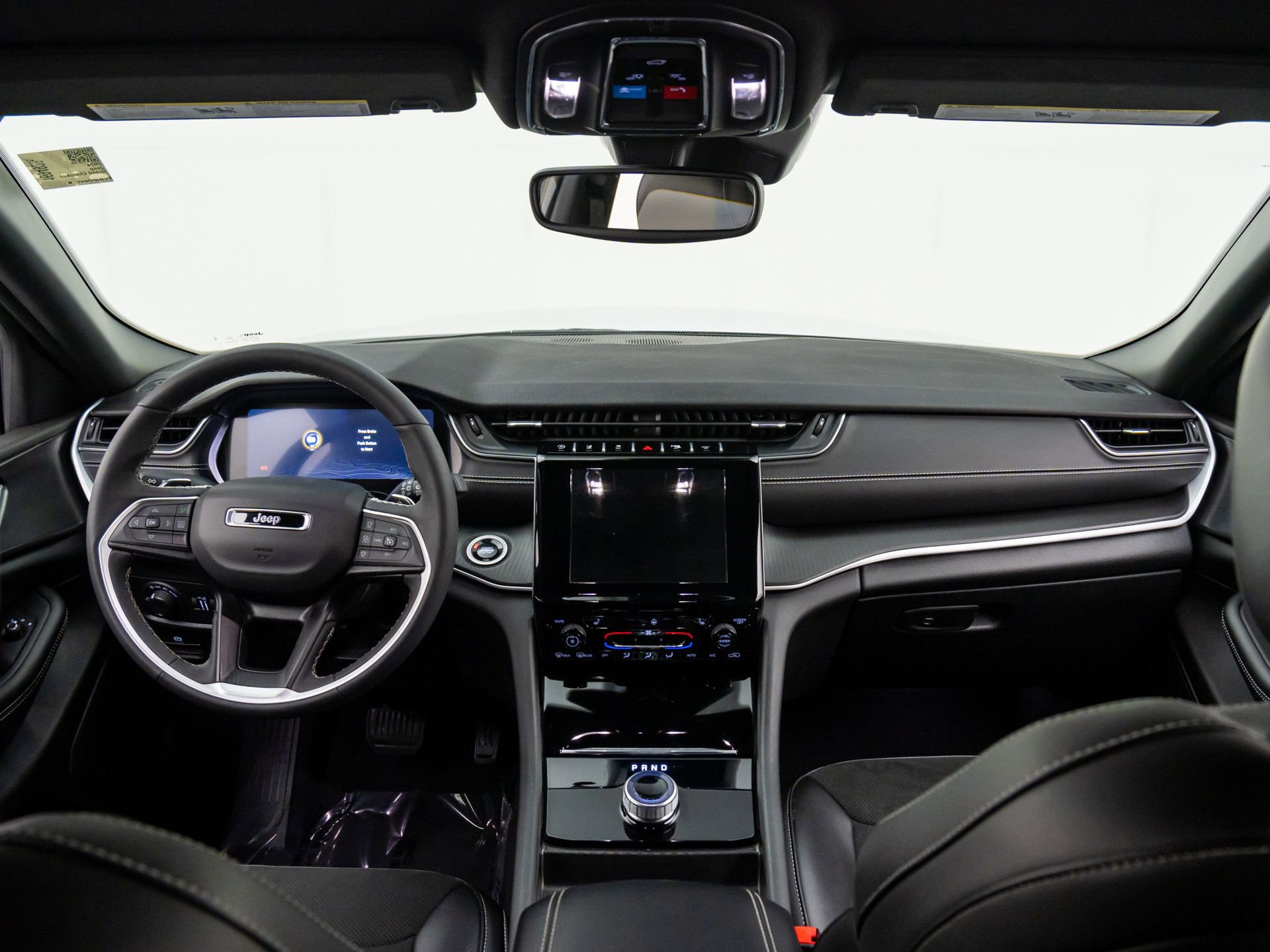 Used 2024 Jeep Grand Cherokee Altitude image 11