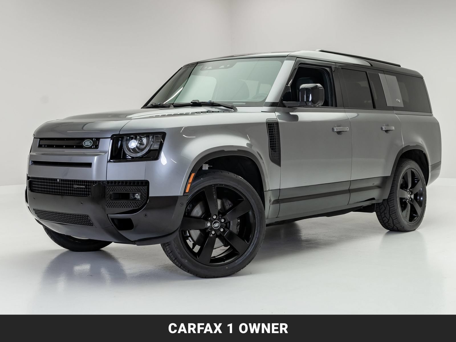 Used 2023 Land Rover Defender 130 X-Dynamic SE AWD/4WD image 4