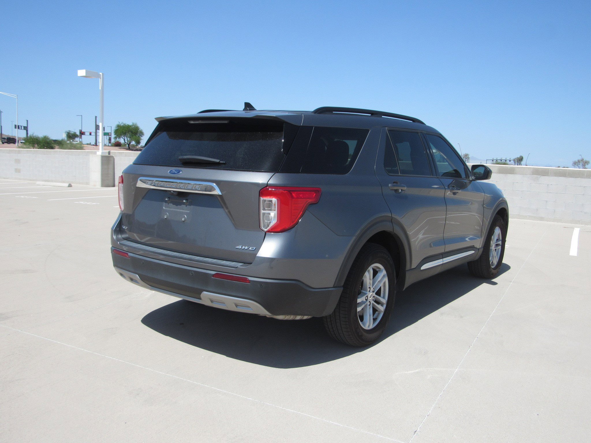 Used 2023 Ford Explorer XLT w/ Equipment Group 202A AWD/4WD image 5