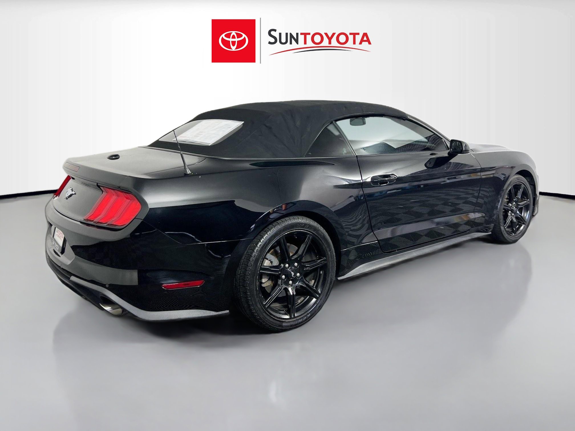 Used 2020 Ford Mustang Convertible w/ Equipment Group 101A image 4