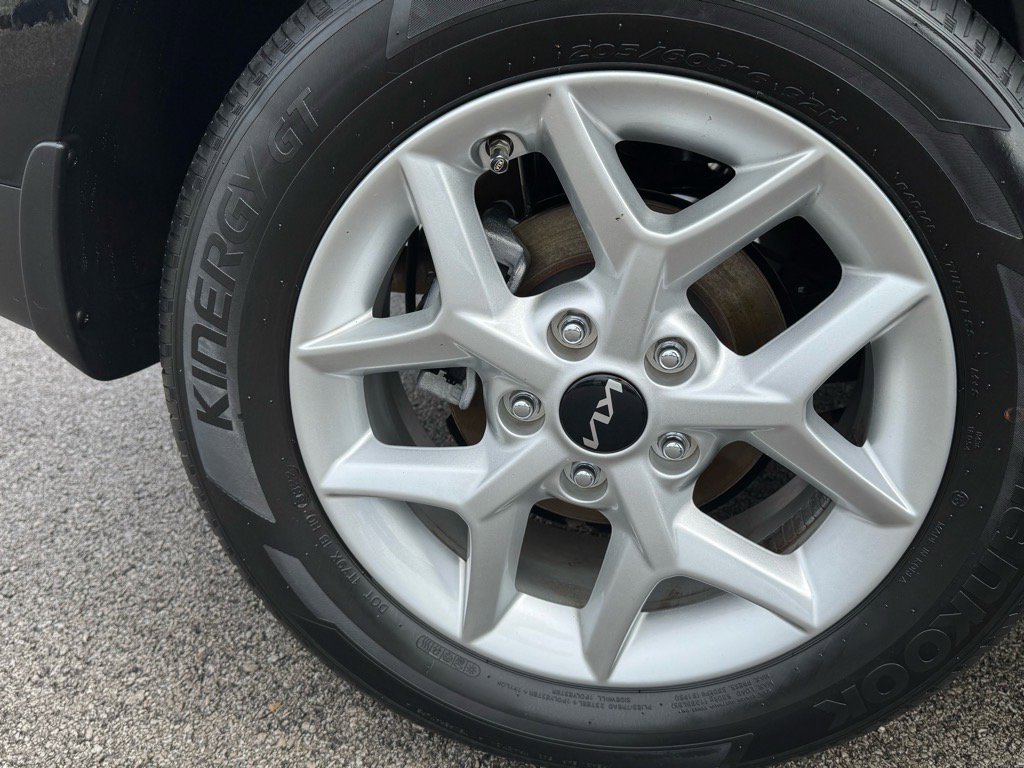 Used 2023 Kia Soul LX w/ LX Technology Package image 12