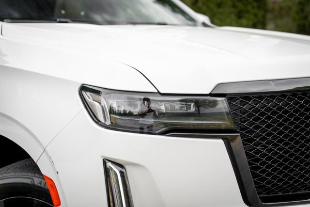 Used 2022 Cadillac Escalade ESV Sport w/ Touring Package image 8