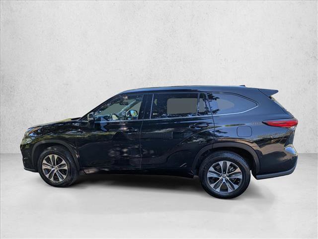 Used 2020 Toyota Highlander XLE image 9