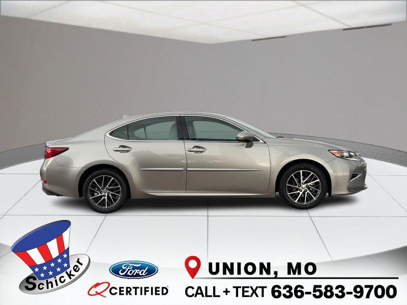 Used 2017 Lexus ES 350 w/ Luxury Package FWD image 1