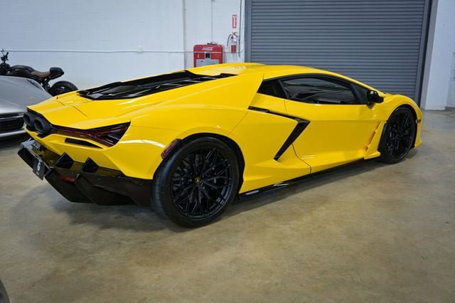 Used 2024 Lamborghini Revuelto AWD/4WD image 16