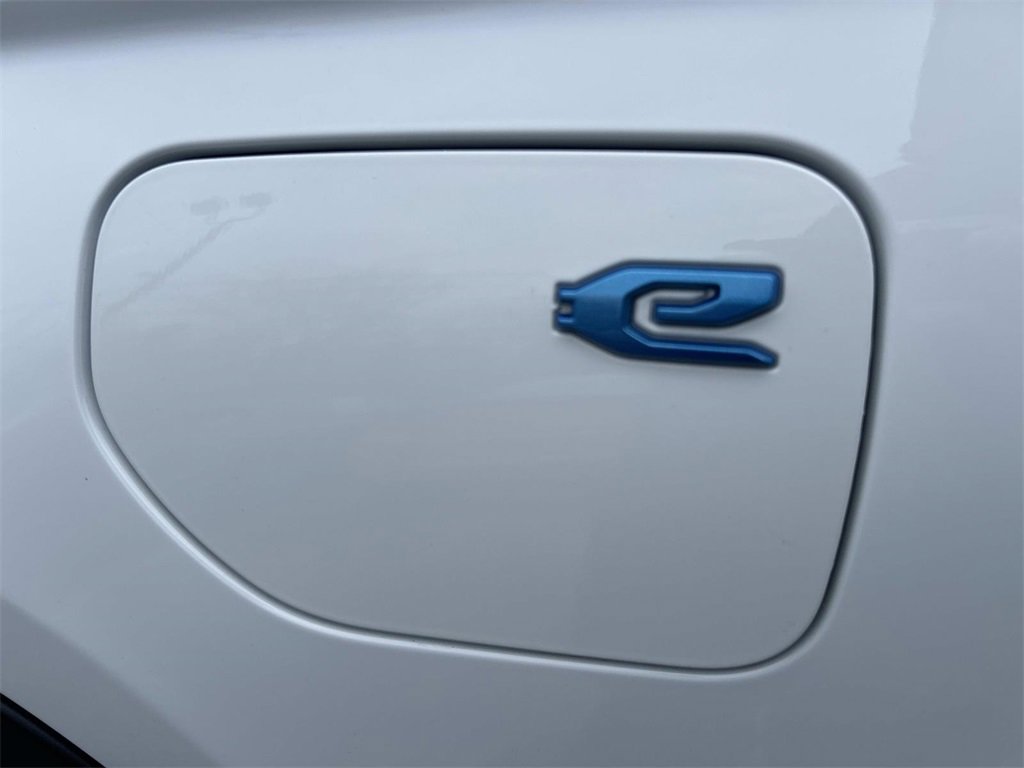 Used 2023 Jeep Grand Cherokee 4WD 4xe w/ Luxury Tech Group II image 9