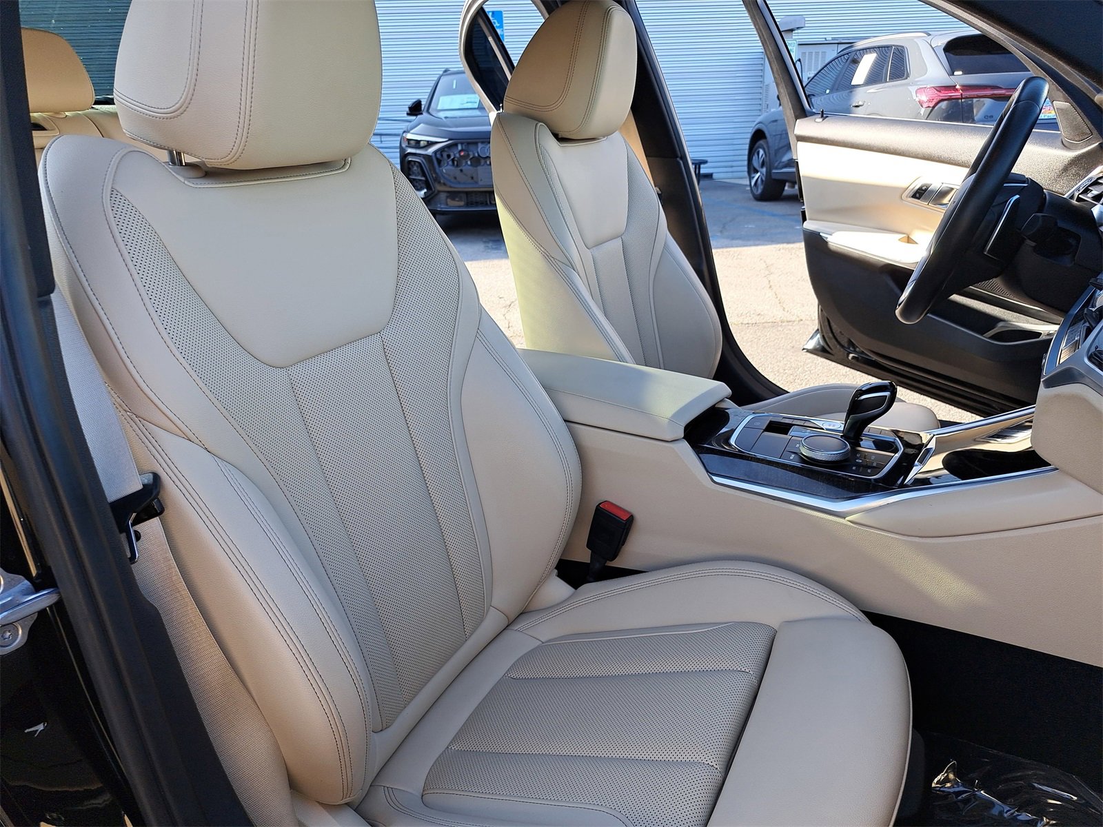 Used 2022 BMW 330e xDrive w/ Driving Assistance Package image 10