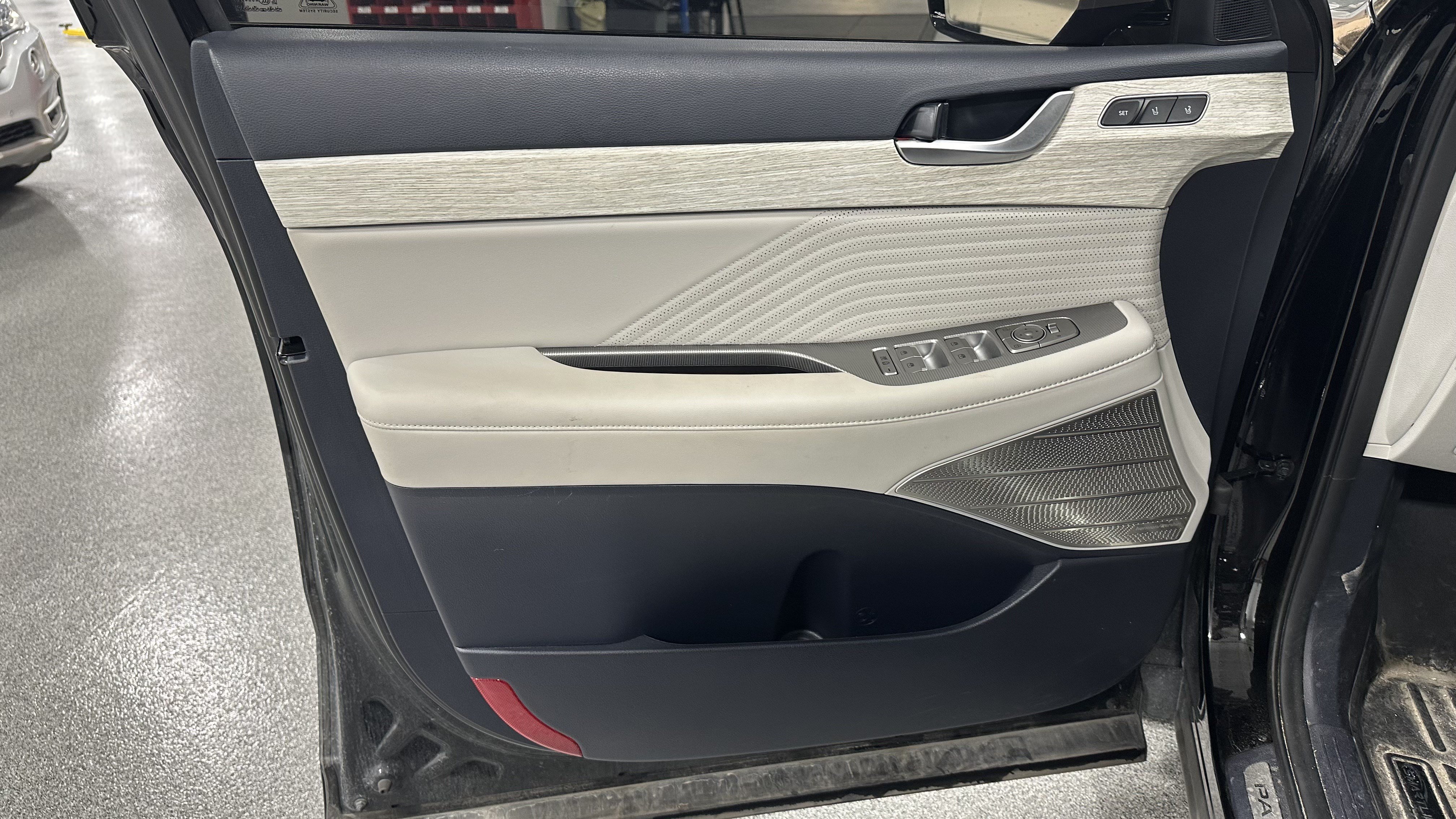 Used 2023 Hyundai Palisade Calligraphy AWD/4WD image 16