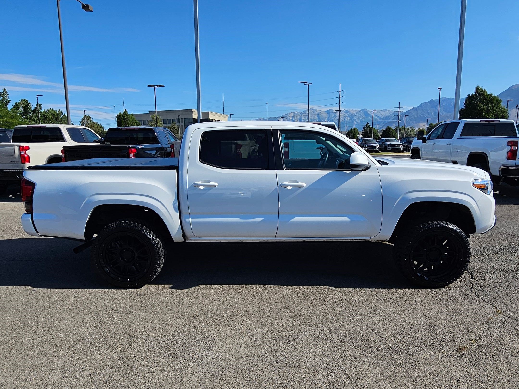 Used 2023 Toyota Tacoma SR w/ SR Convenience Package RWD image 2