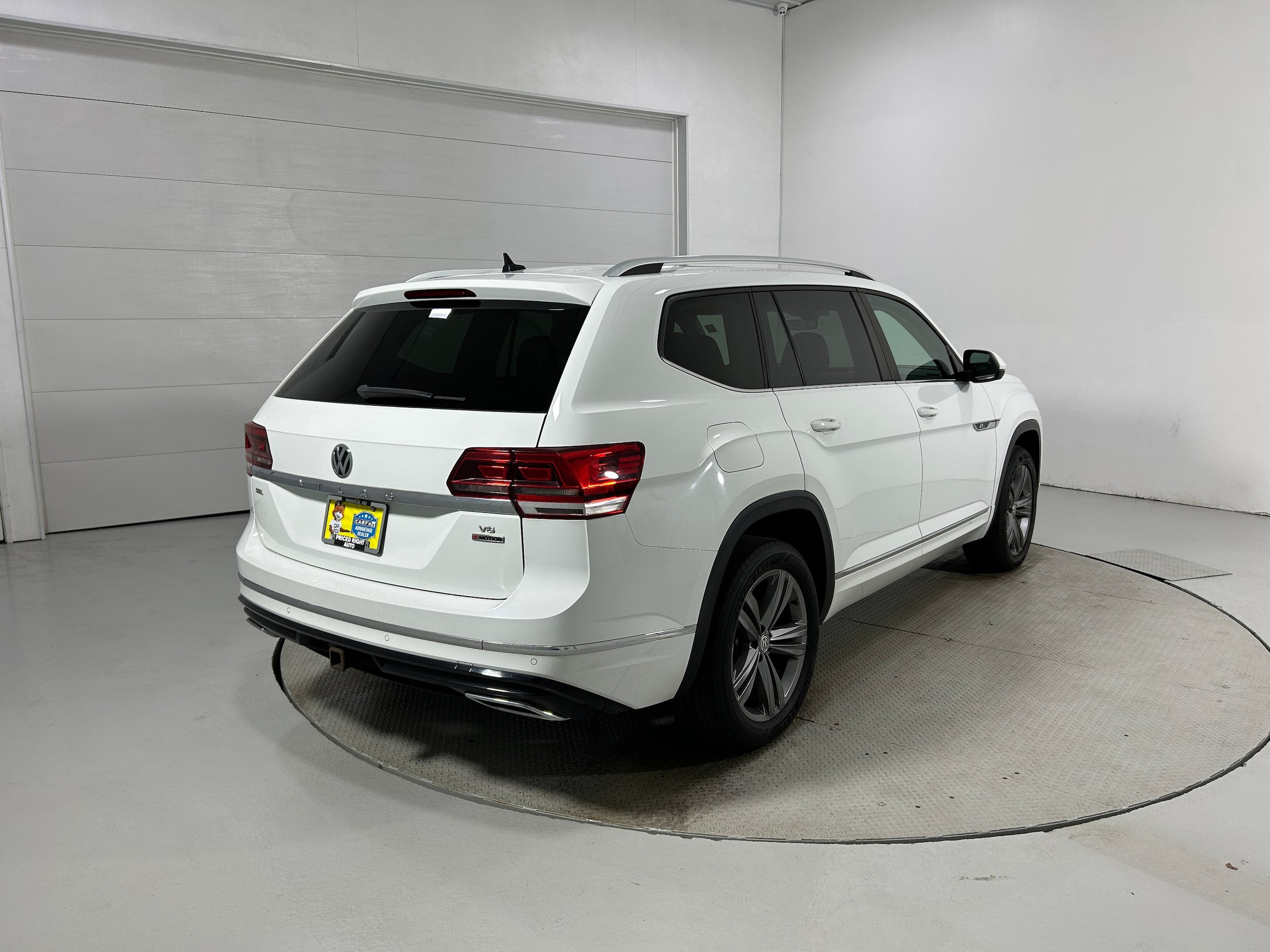 Used 2018 Volkswagen Atlas SEL w/ R-Line Package AWD/4WD image 38