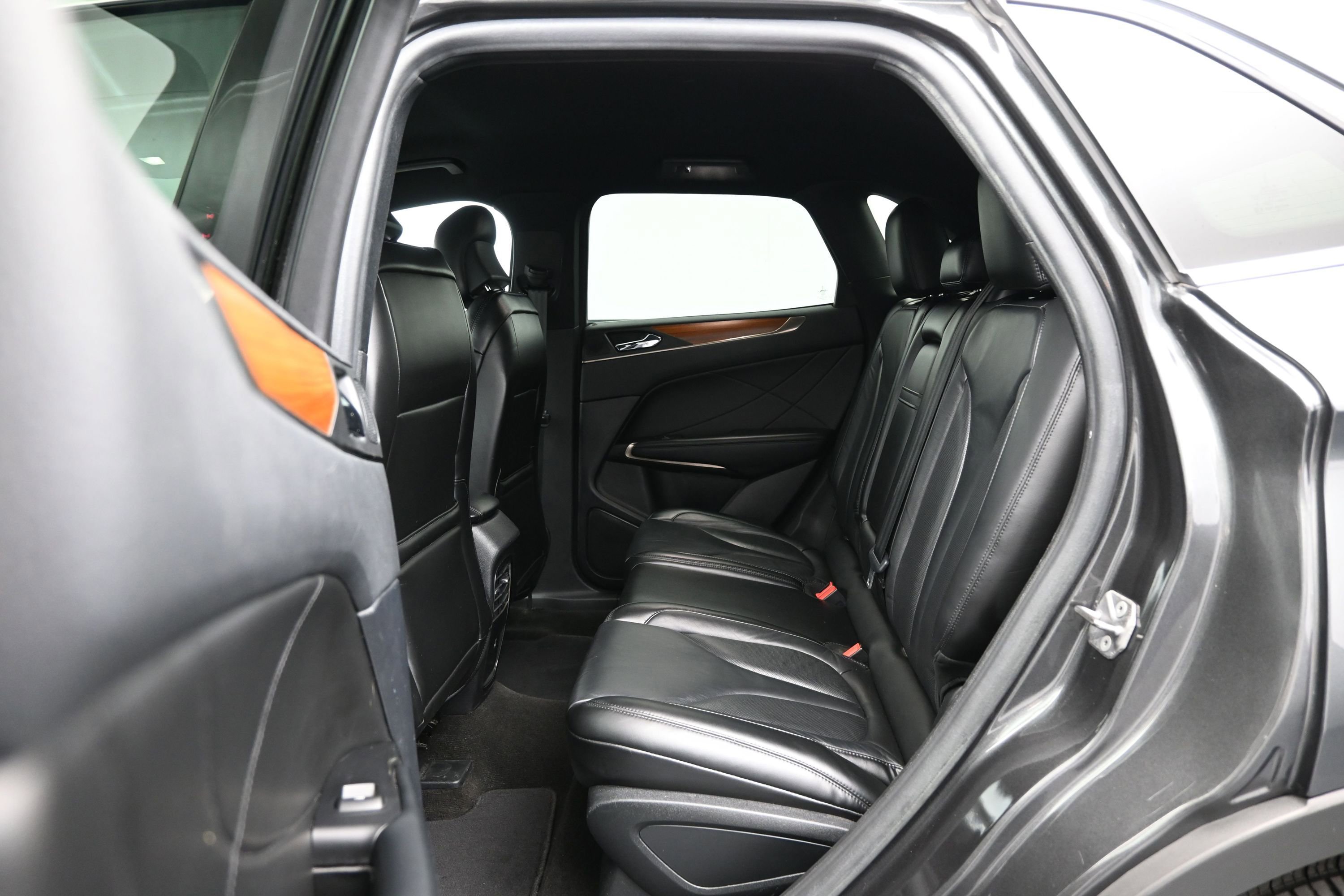 Used 2019 Lincoln MKC Select w/ Select Plus Package FWD image 11