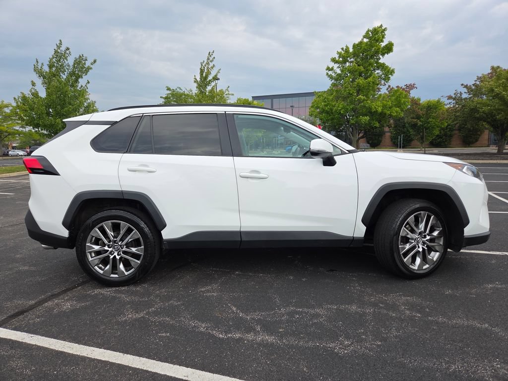 Used 2019 Toyota RAV4 XLE Premium w/ Cold Weather Package AWD/4WD image 27