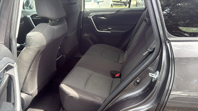 Used 2024 Toyota RAV4 XLE FWD image 16