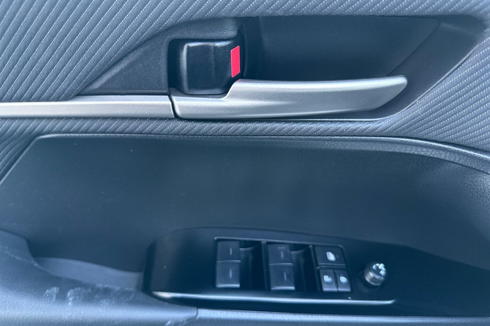 Certified 2025 Toyota Camry SE FWD image 8