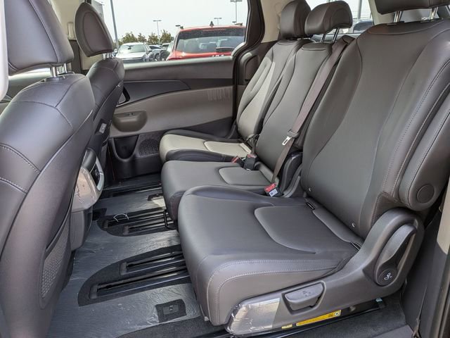 New 2026 Kia Carnival FWD image 20