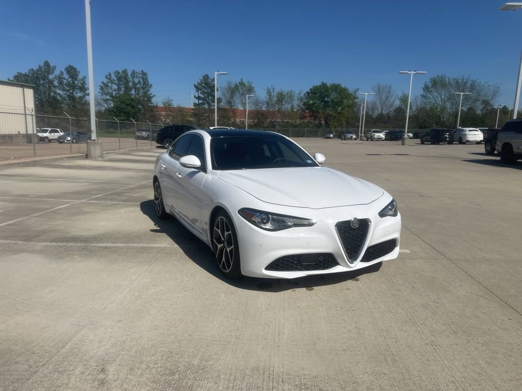 Used 2019 Alfa Romeo Giulia Ti image 3