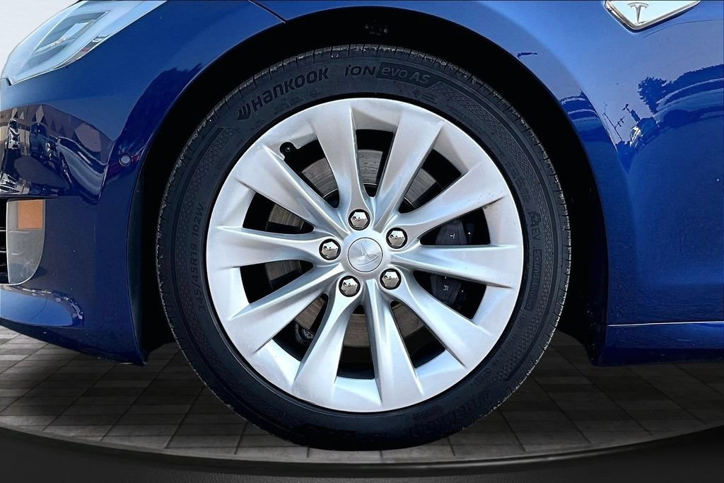 Used 2016 Tesla Model S 60D AWD/4WD image 9