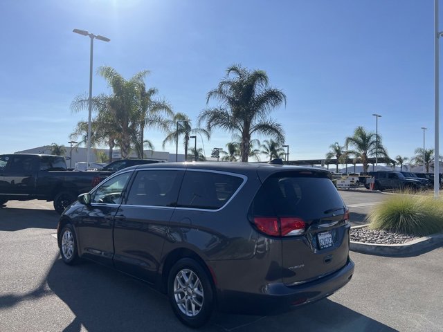 Used 2022 Chrysler Voyager LX image 6