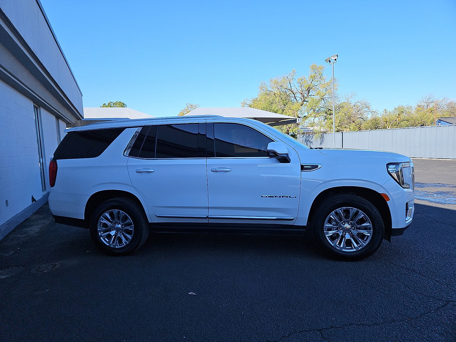 Used 2024 GMC Yukon Denali image 4