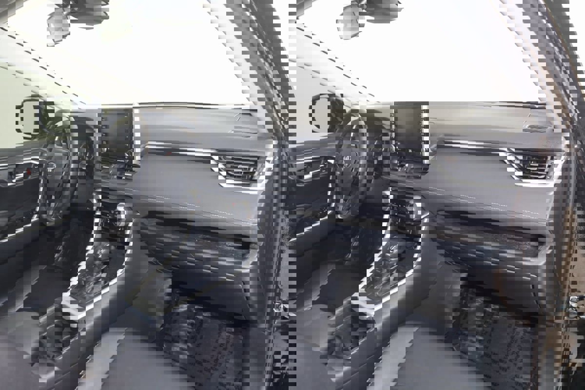 Used 2019 Toyota RAV4 XLE Premium image 38