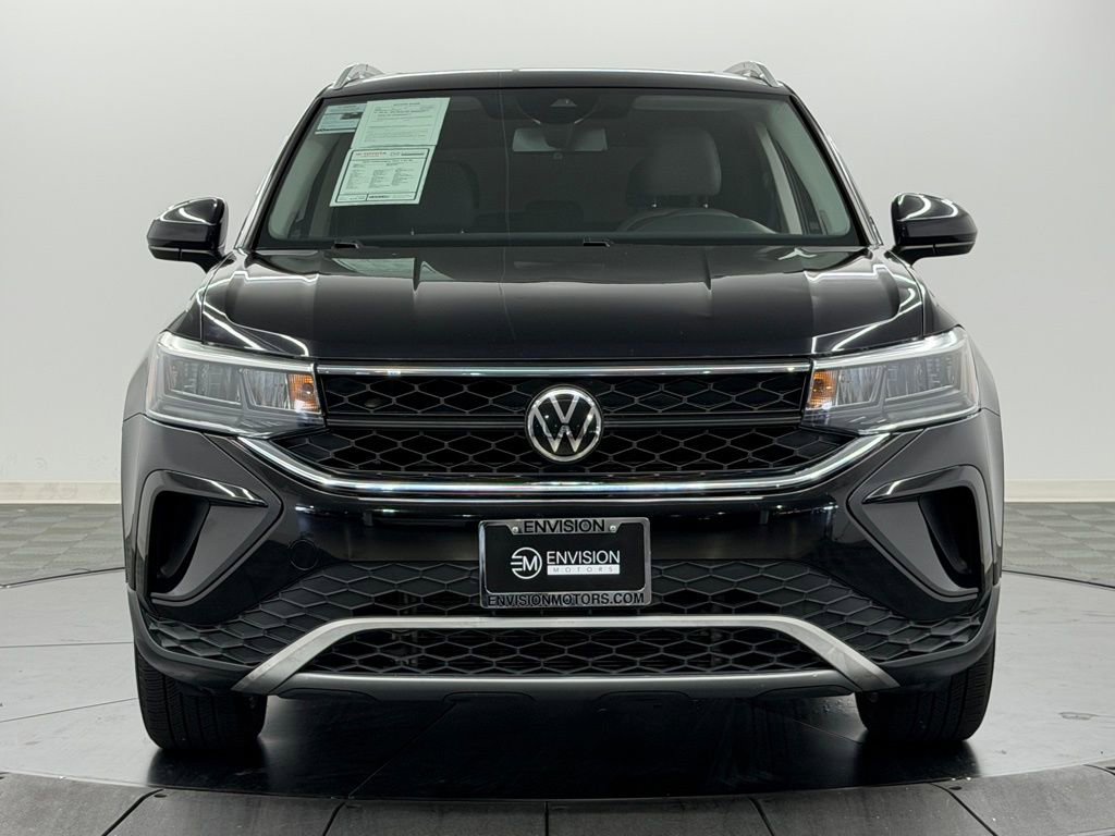 Used 2022 Volkswagen Taos SE w/ Panoramic Sunroof Package image 5