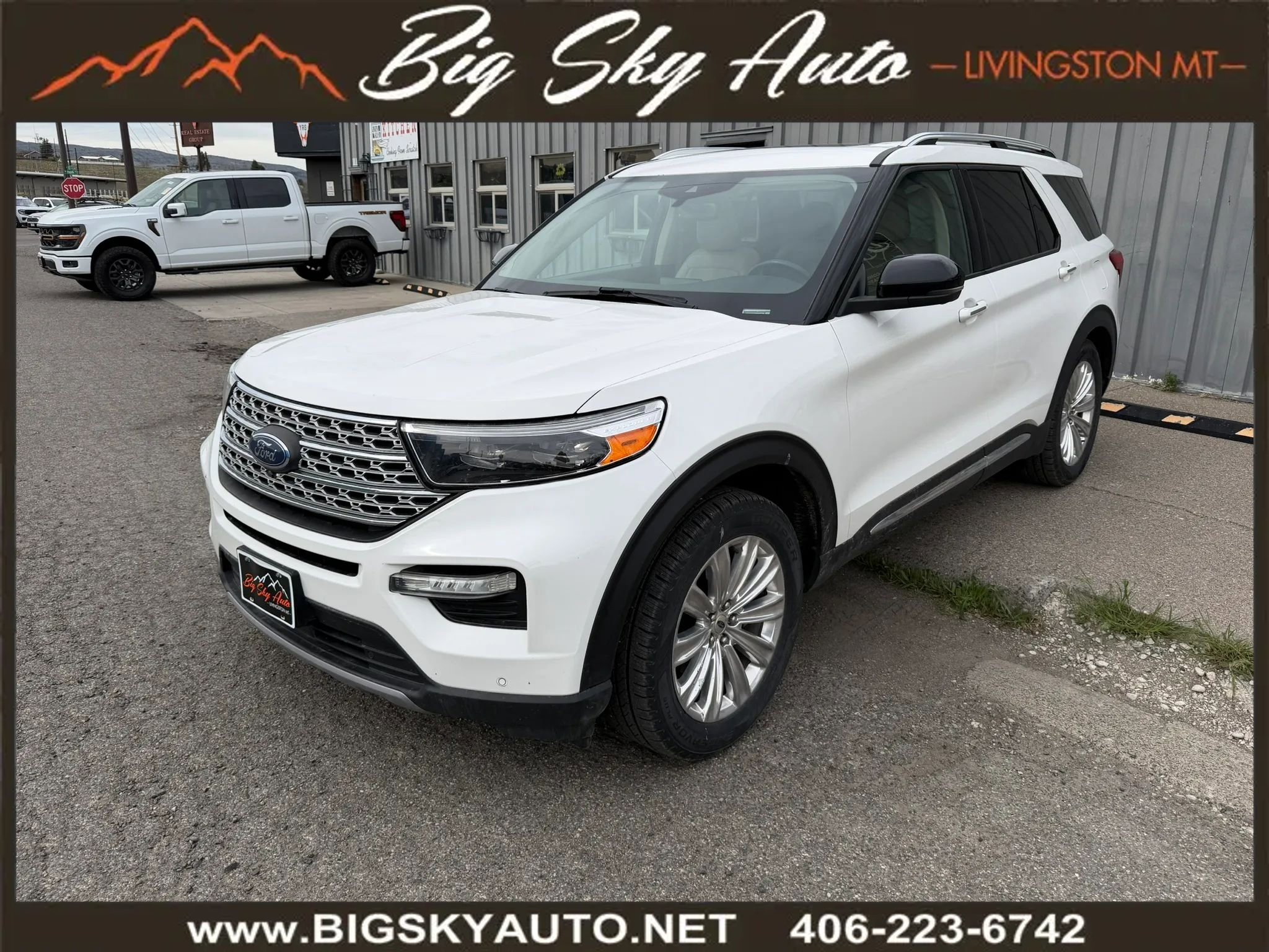 Used 2021 Ford Explorer Limited w/ Equipment Group 301A AWD/4WD image 3