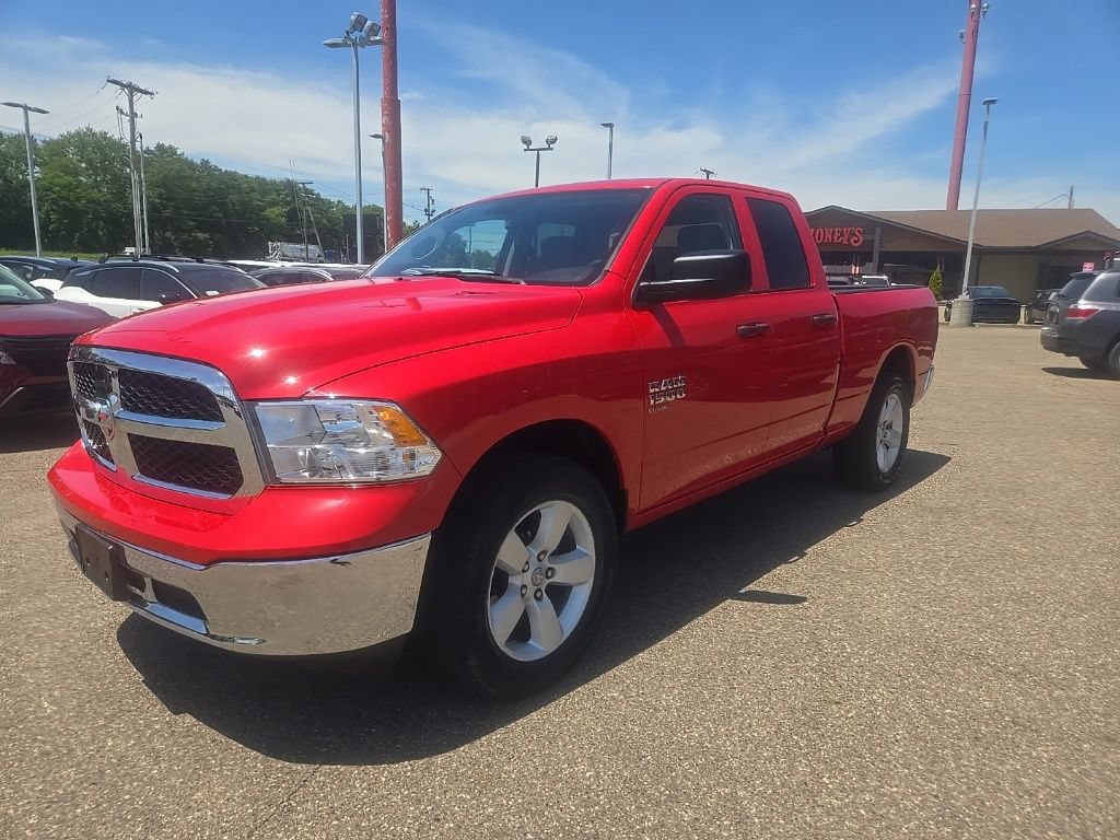 Used 2024 RAM 1500 Classic SLT AWD/4WD image 3