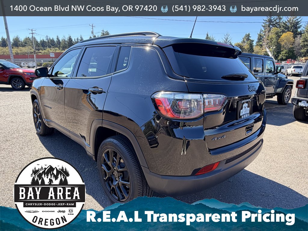 Used 2025 Jeep Compass Latitude w/ Convenience Group AWD/4WD image 9